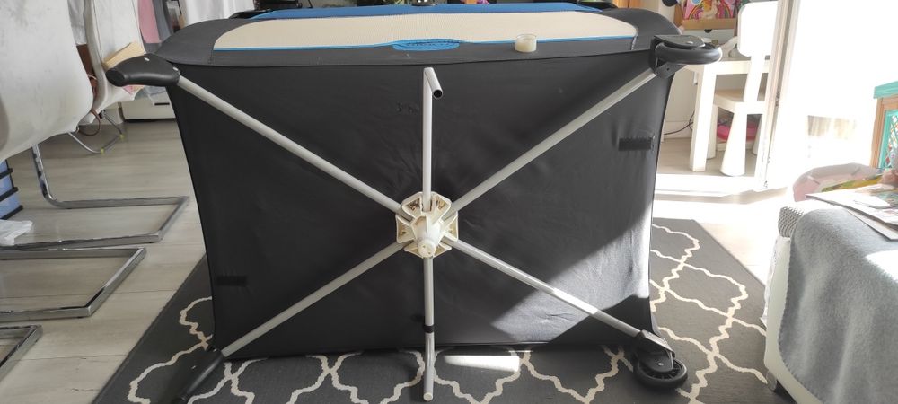 Łóżeczko turystyczne, rozkładane 95cm x 65cm