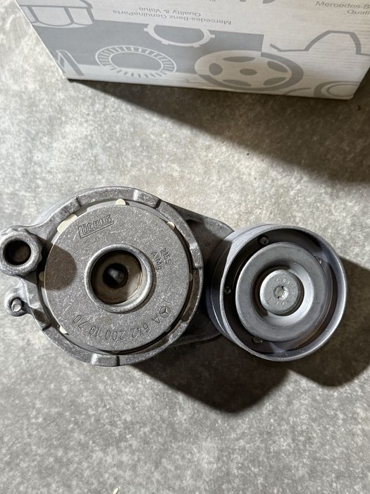 Натяжний натяжник ремня генератора 3.0 OM642 Sprinter W906 W907