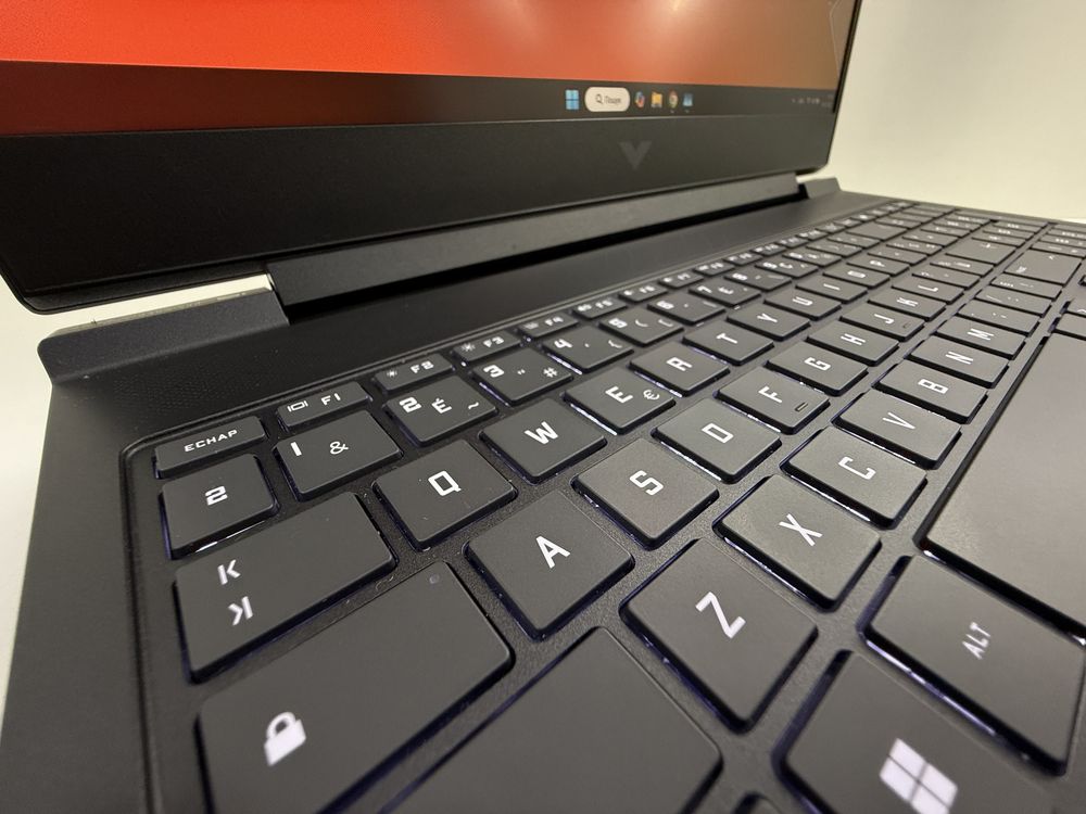 RTX 4070 8Gb | RYZEN 7 7gen | 16GB DDR5 | 512 SSD | 144 Hz | HP Victus