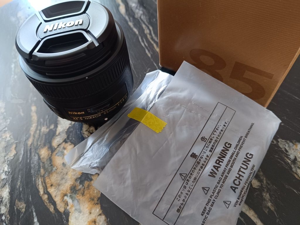 Nikkor 85 mm f 1/8 jak nowy - idealny