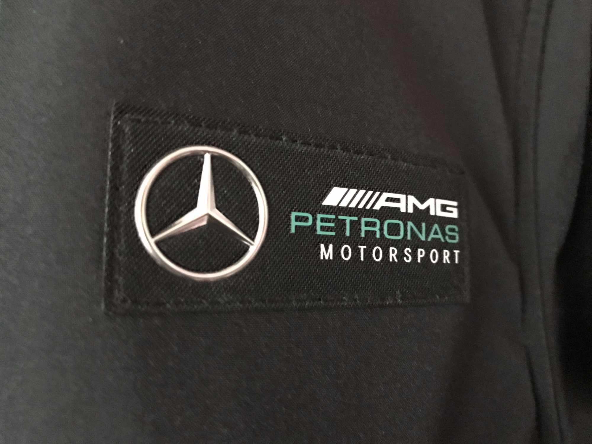 Nowa kurtka softshell Mercedes AMG Petronas F1 Motorsport - rozmiar S