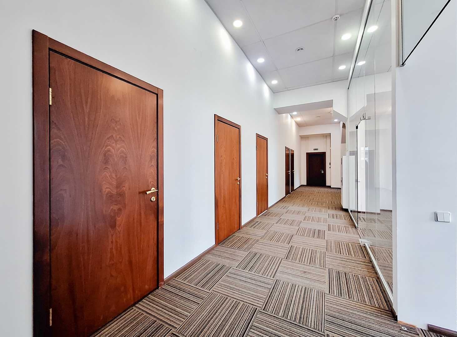 Офіс 231м2. OpenSpace, 5кабінетів. Генератор. метро Васильківська,Без%