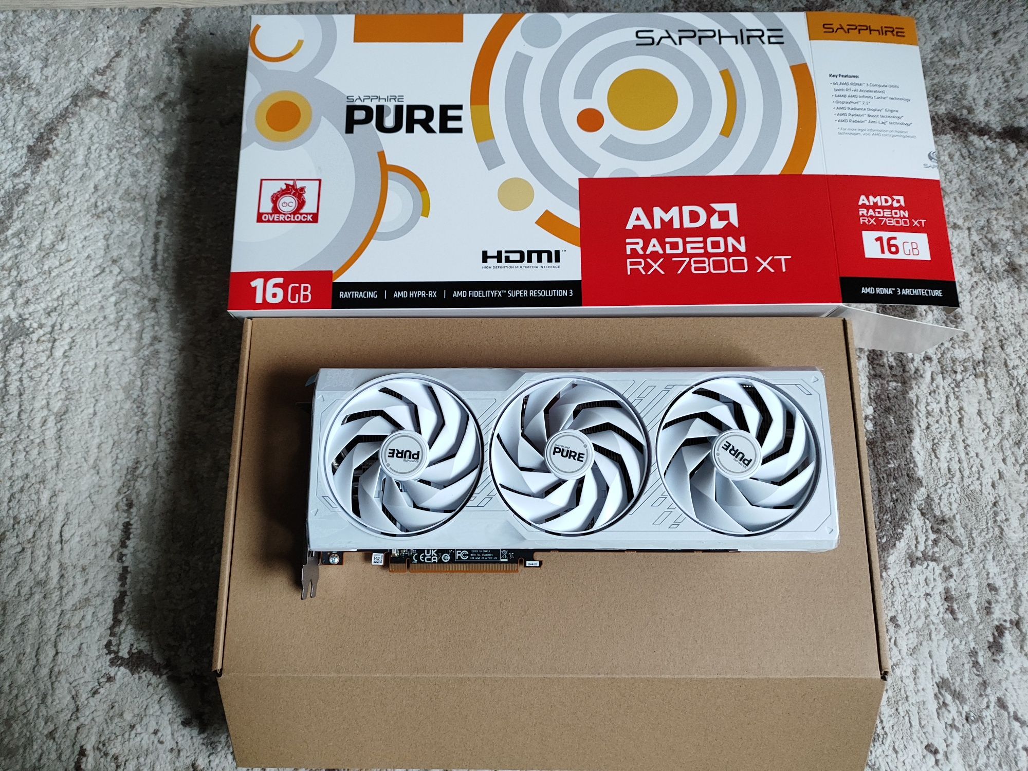 AMD RX 7800XT Pure