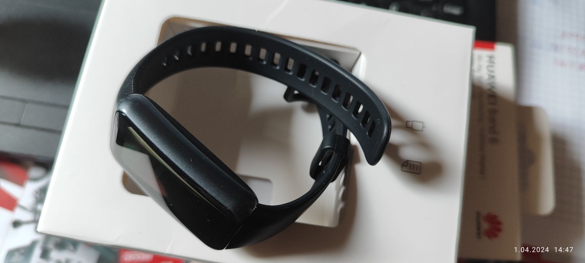 Huawei Band 6 uszkodzony