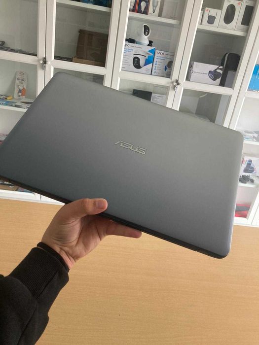 PC ASUS S200E TÁTIL