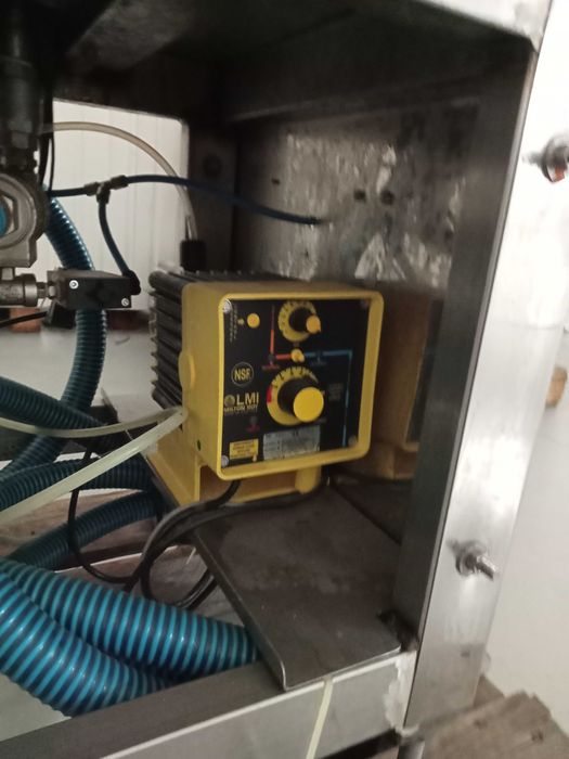 Equipamento de enchimento e rotulagem