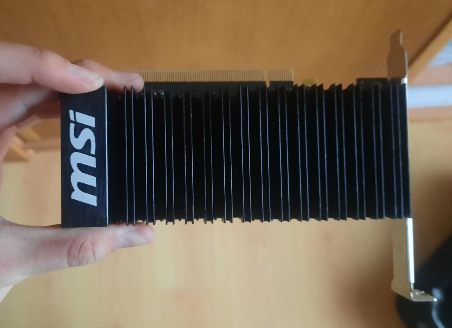 Placa de video MSI GeForce GT 1030 2GB LP