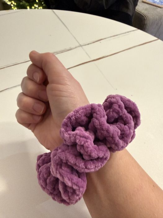 Miękka welurowa scrunchie