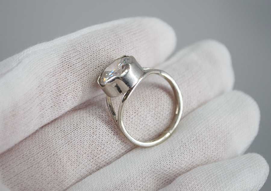 Необычное серебряное кольцо