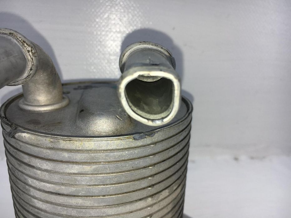 Радіатор мастила VOLVO XC40 2017- (вмятини на трубках) 31437022