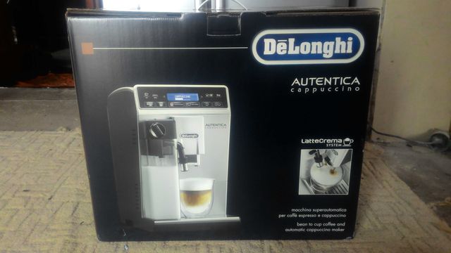 Продам кофейный аппарат Delonghi
