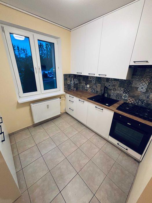 Przytulna kawalerka z balkonem na spokojnym osiedlu!