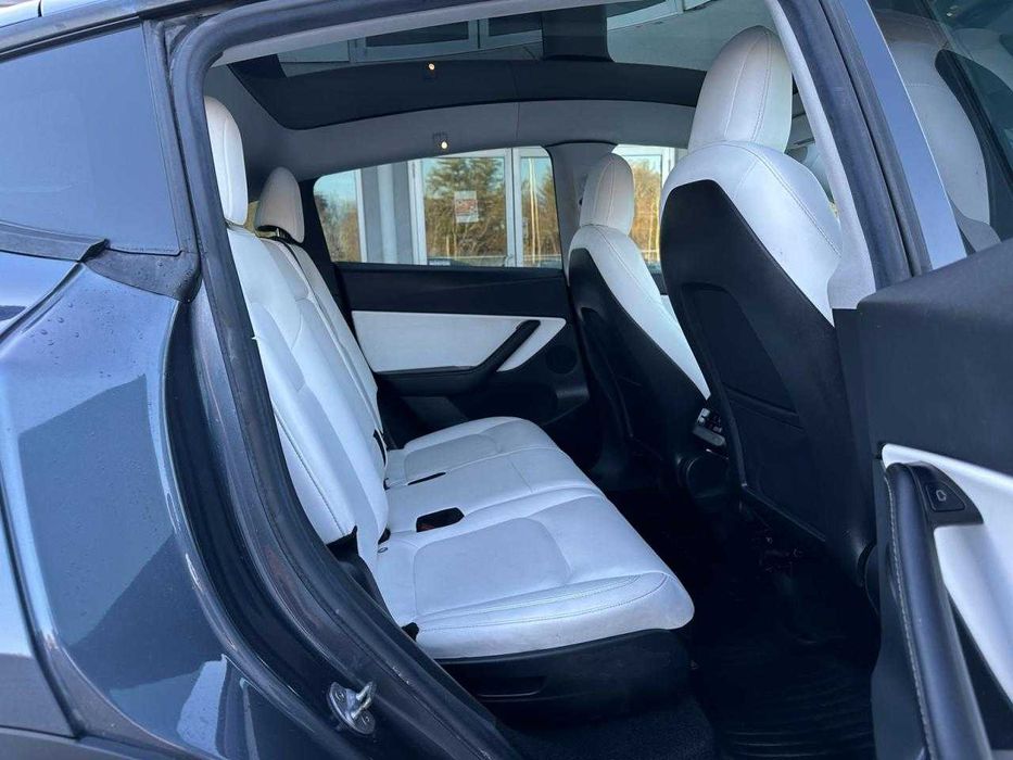 Електромобіль Tesla Model Y 2021 повний привід