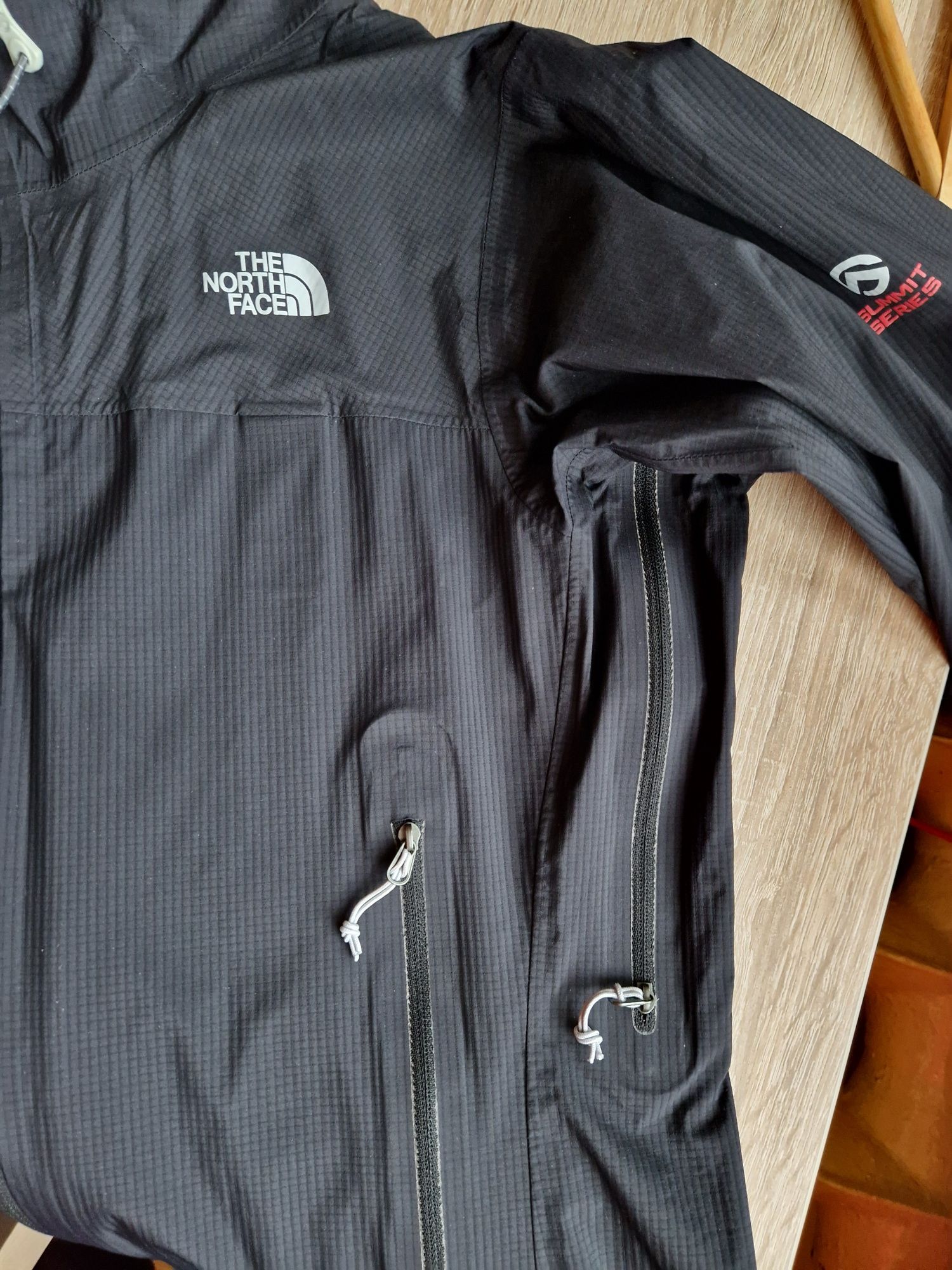 Kurtka The North Face HyVent 2.5L Summit series! Damska wodoodporna XS