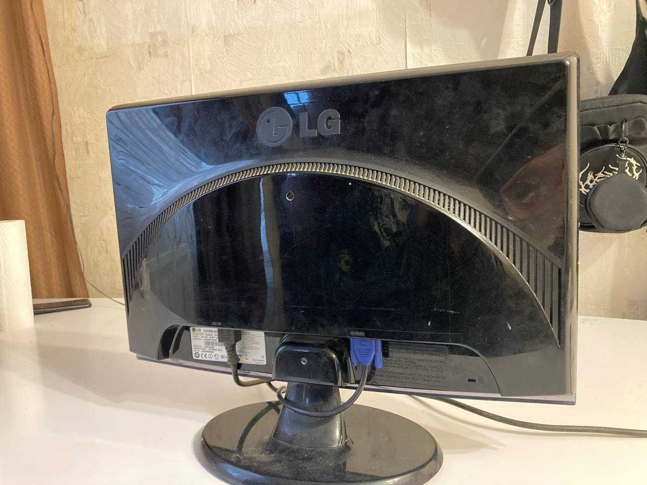 Монитор LG flatron W2253S
