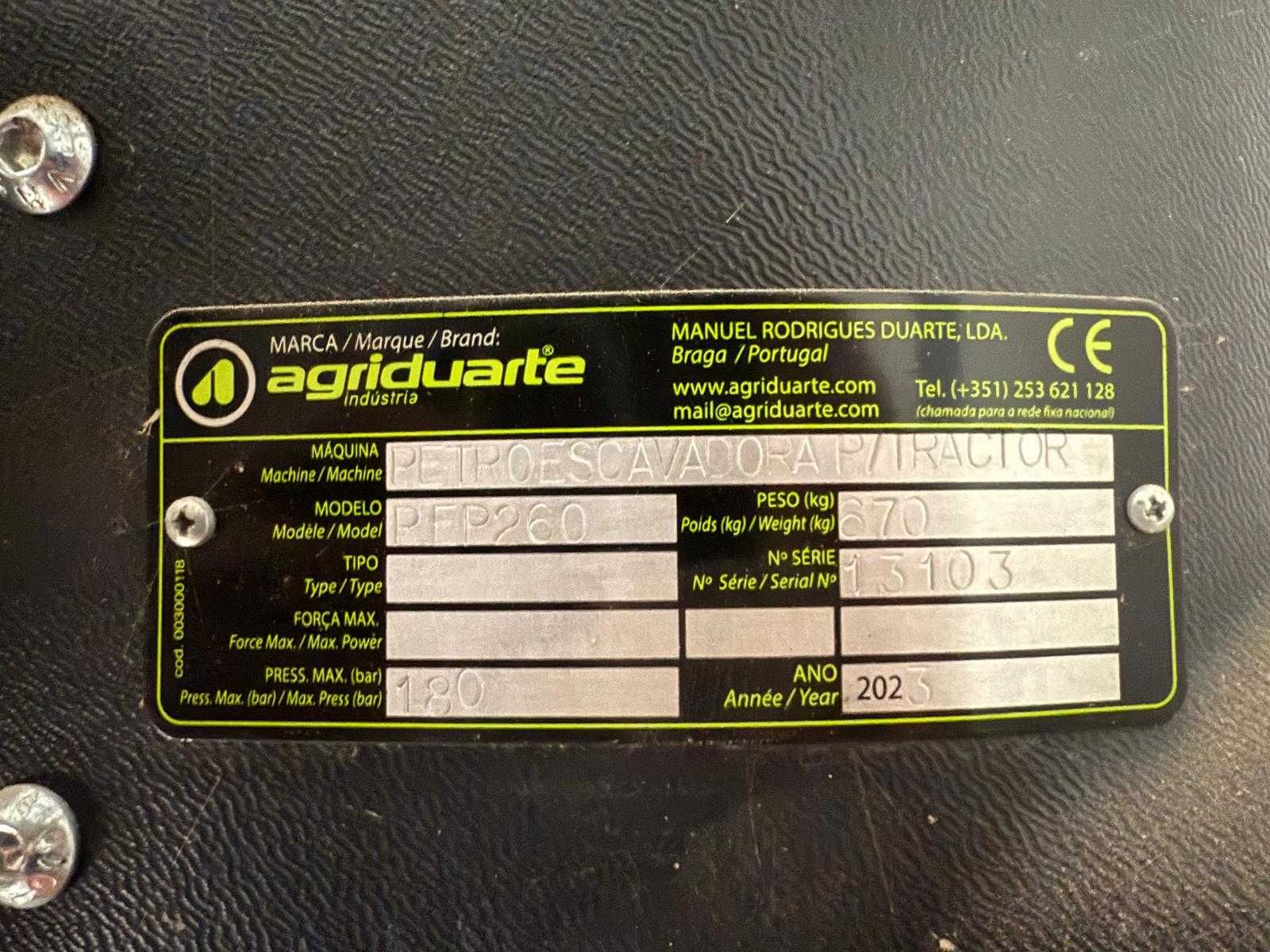 Retroescavadora (Retro) para trator REP260 C/Balde 40