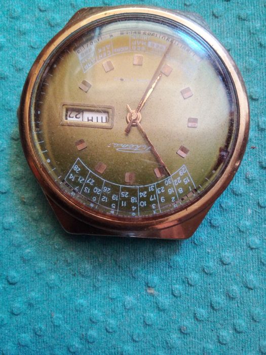 Годинник Ракета вічний календар,позолота