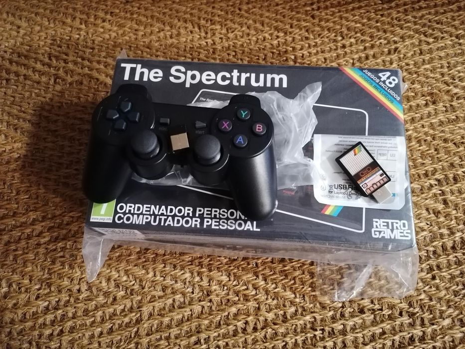 The Spectrum Retro com pen e gamepad wireless