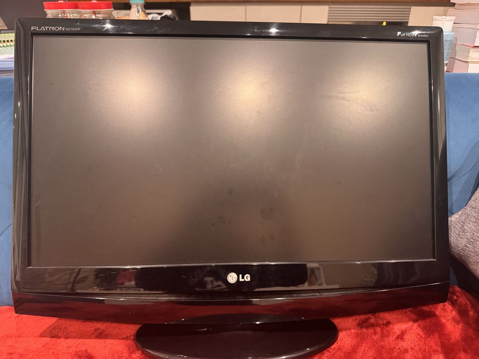 TV LG 27” a funcionar perfeitamente