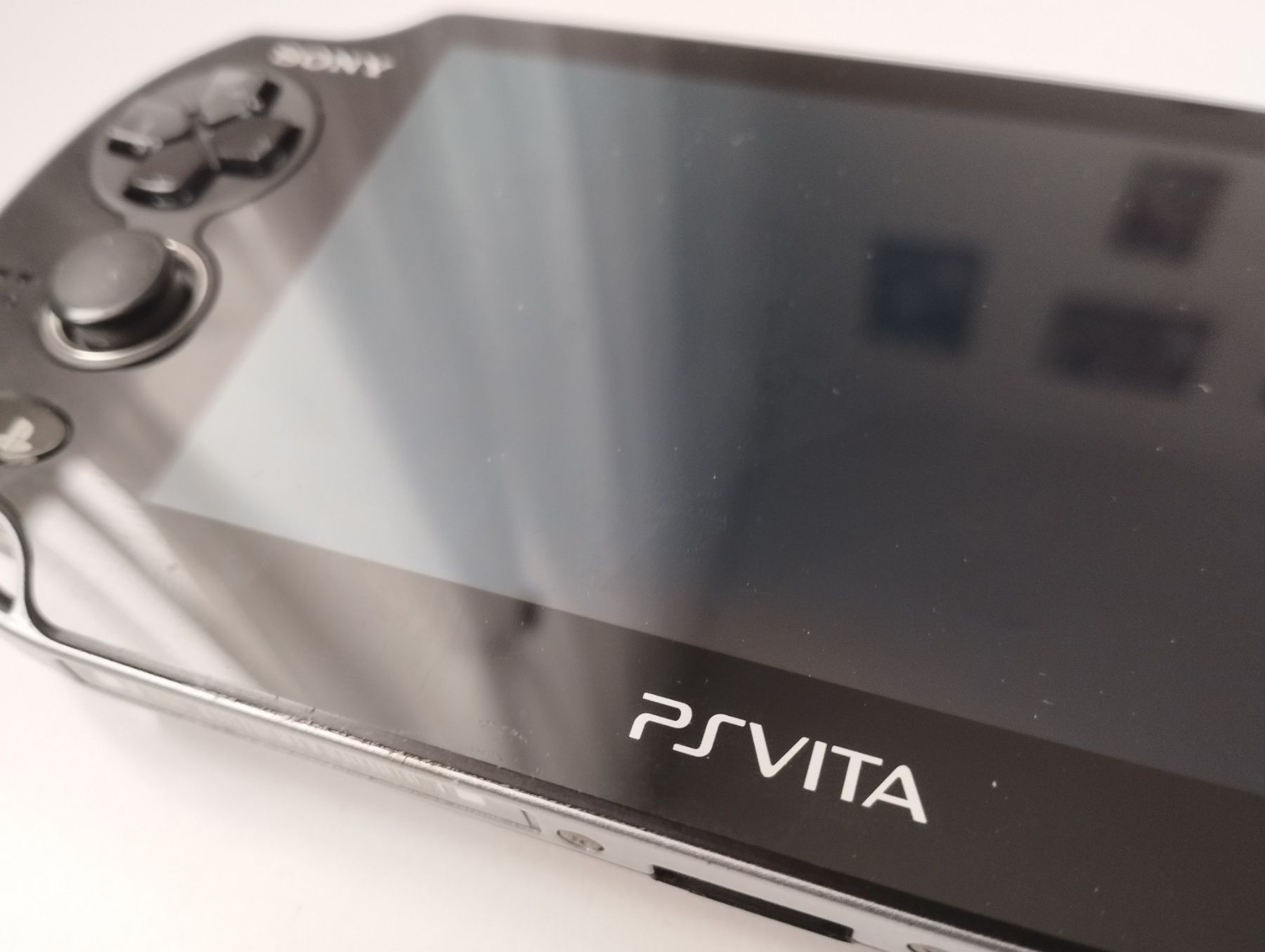 Playstation PS Vita - в ідеальному стані.