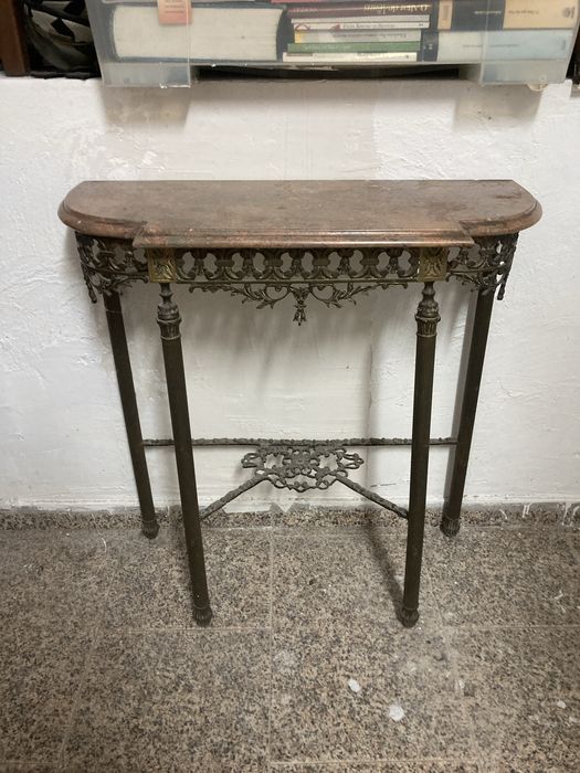 Credencia em ferro e marmore com espelho Movel entrada ferro e espelho