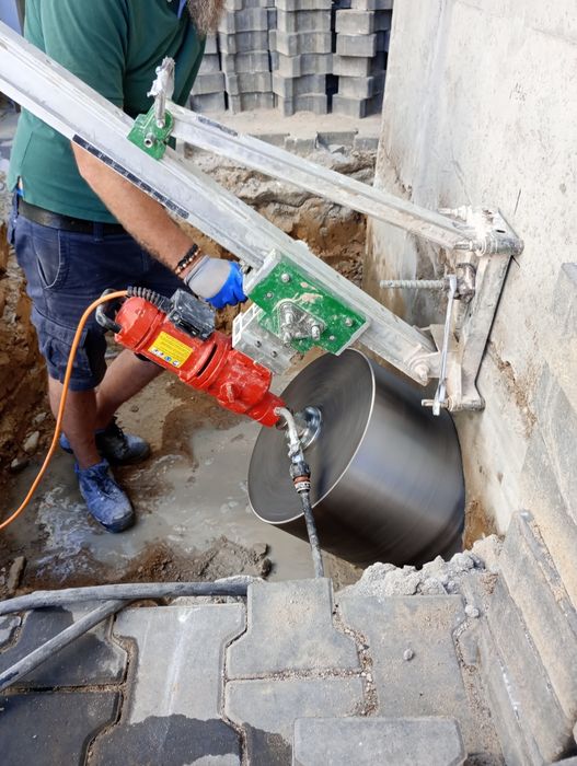 Cięcie posadzek przemysłowe ,beton zbrojony duża głebokość wiercenie