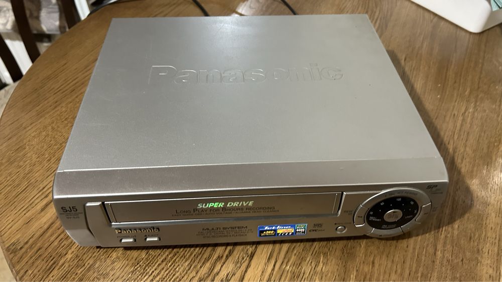 Відеомагнітофон Panasinic super drive