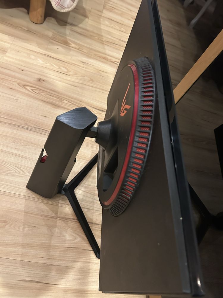 Monitor LG uszkodzony
