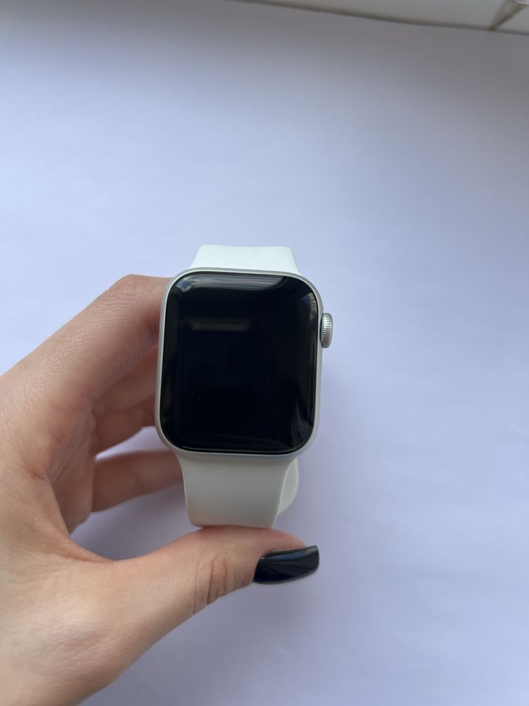 Годинник Apple watch. SE