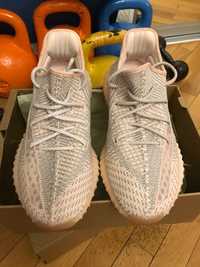 Продам легендарні кросівки Adidas Yeezy.Нові,розмір 43 по факту.