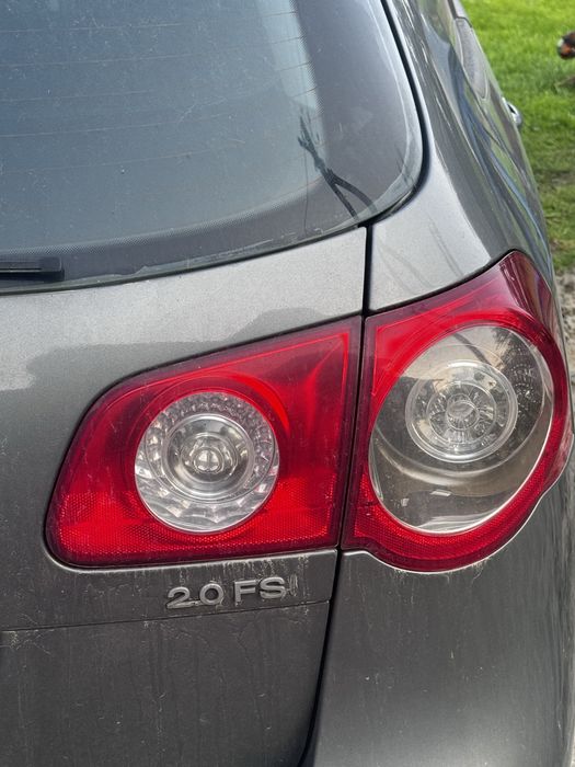 Vw lampa prawa Volkswagen Passat b6