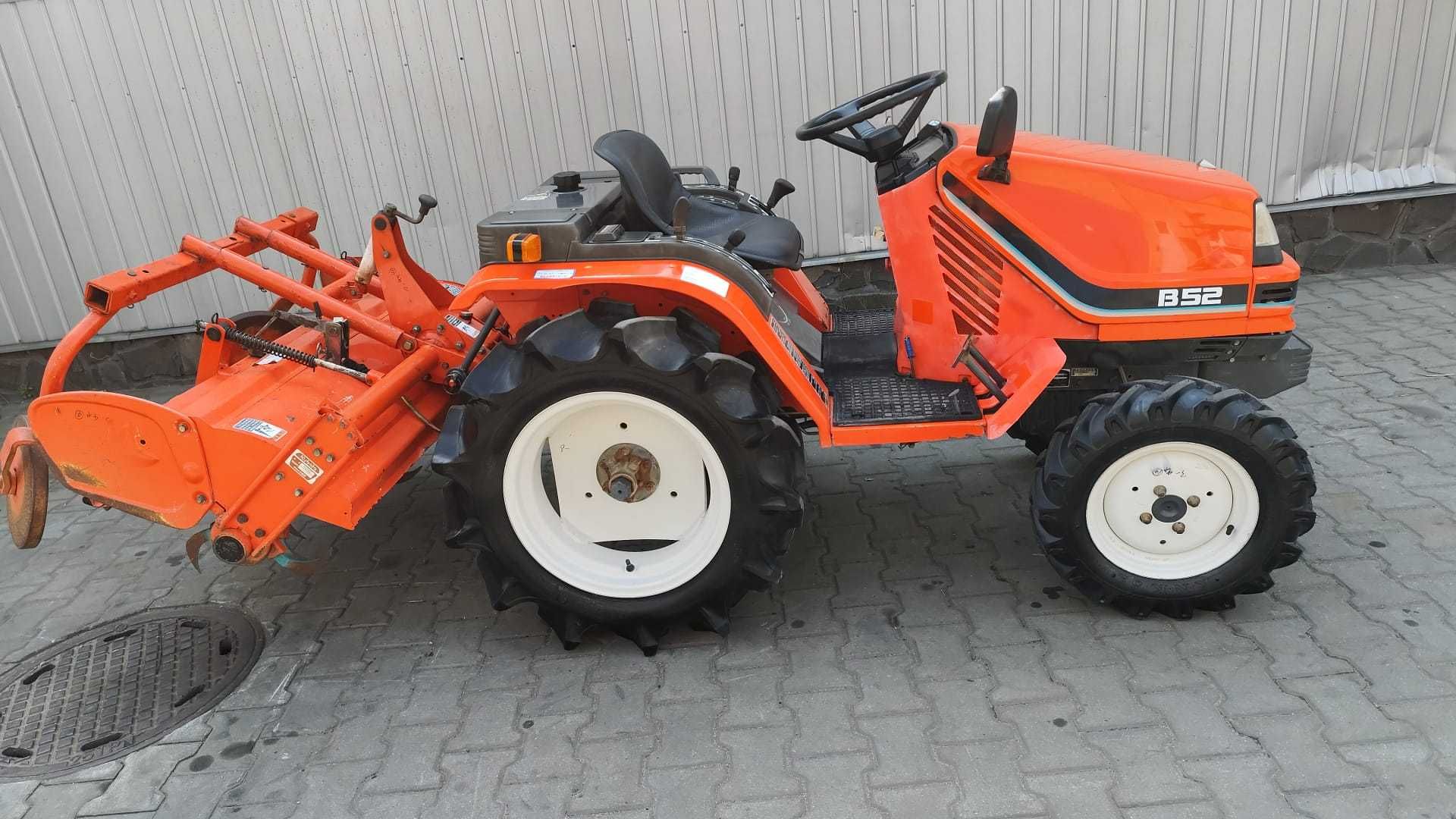 Japoński Traktor ciągnik Kubota B 52 4x4 + glebogryzarka 15KM