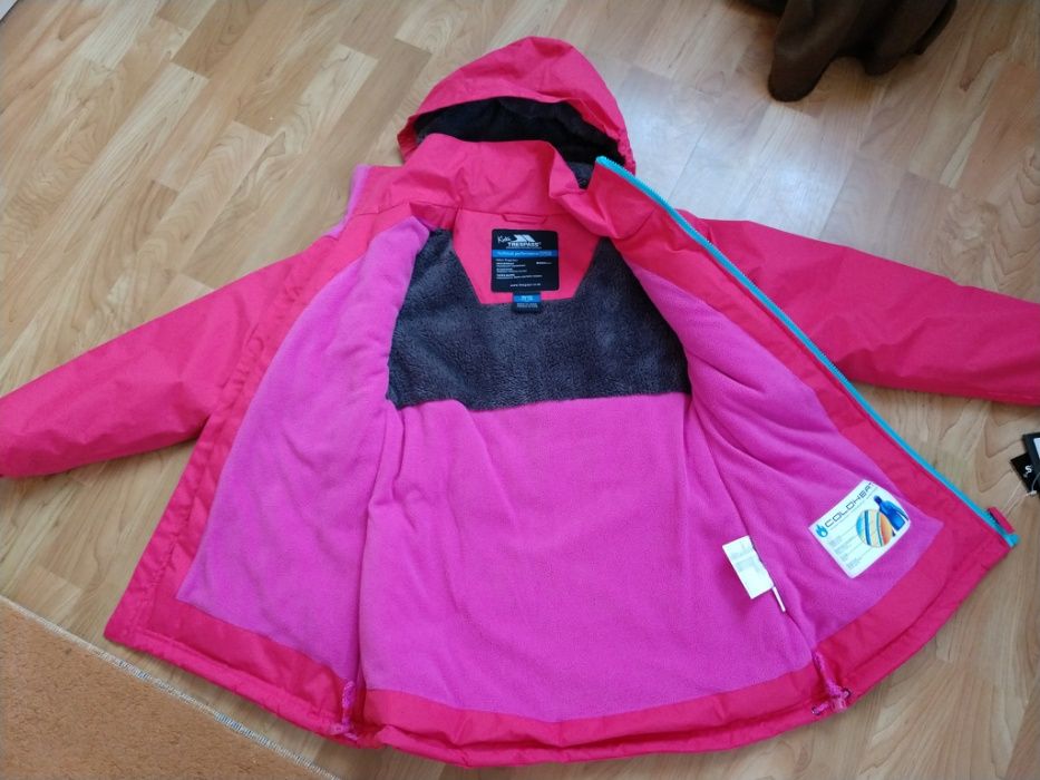 нова зимова куртка на дівчинку 9-10 років Trespass