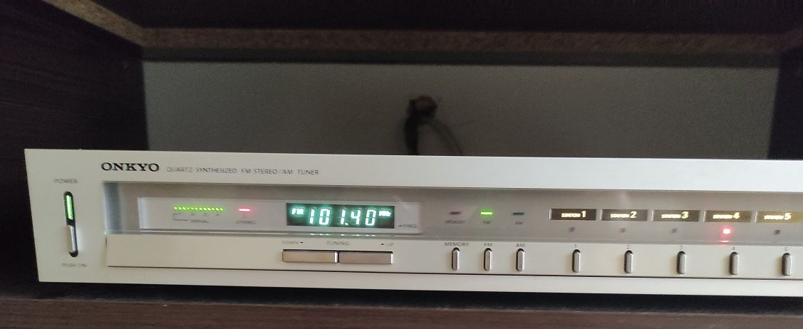Тюнер ONKYO T-25