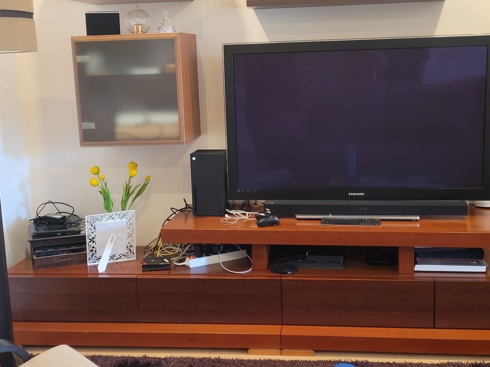 Moveis de Sala com vitrine alta