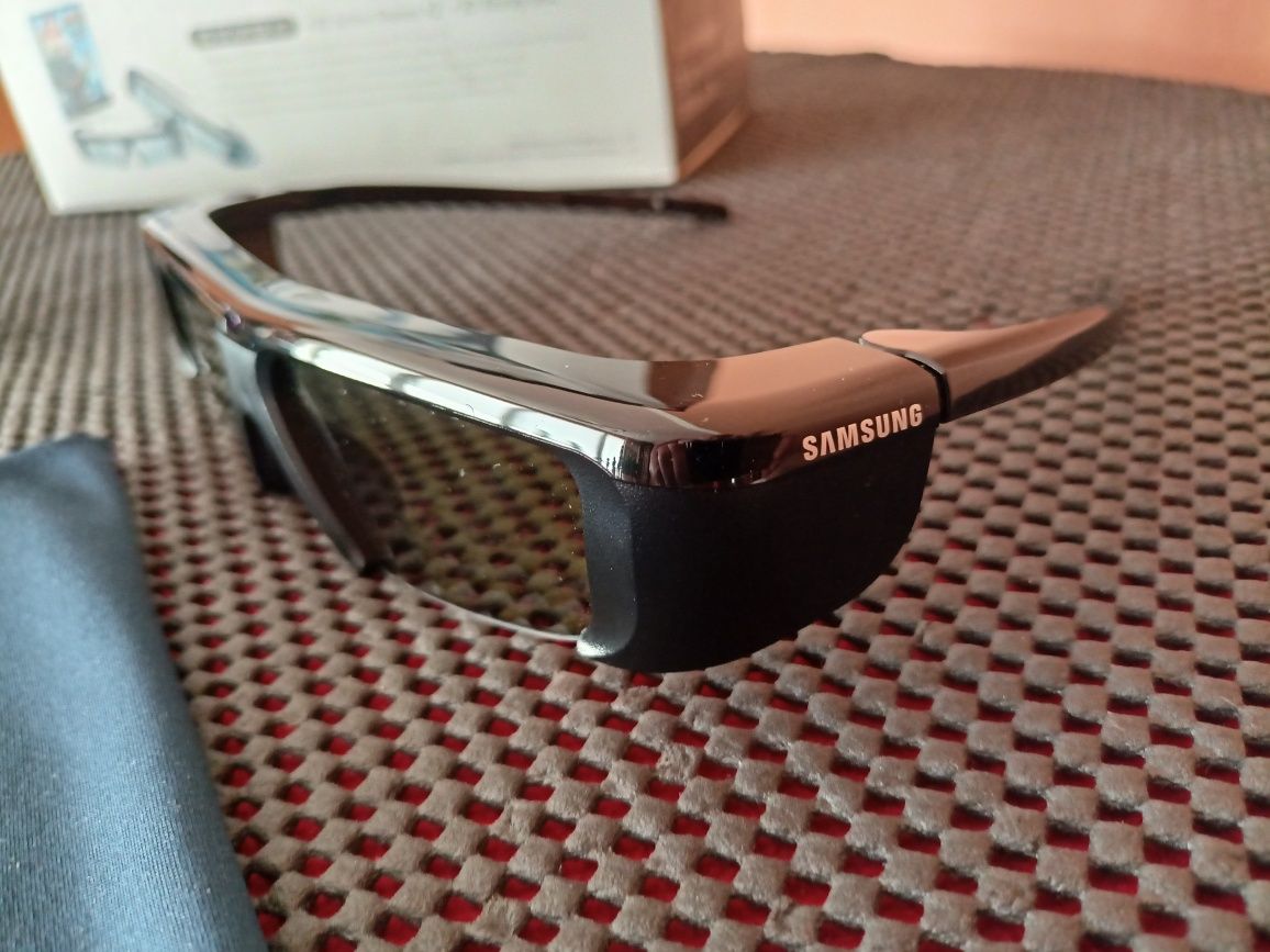 Okulary 3D para z pokrowcami
