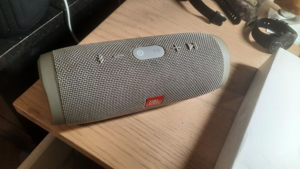 Coluna JBL charge 3