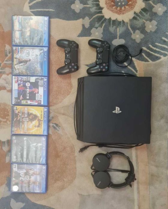 Продам PS 4 Pro с дисками