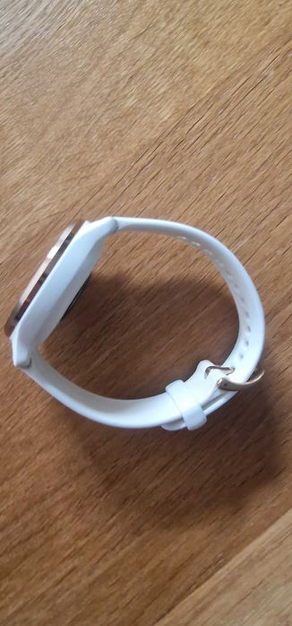 Smartwatch Garmin Venu 2S, złoty + gratis folia na ekran.