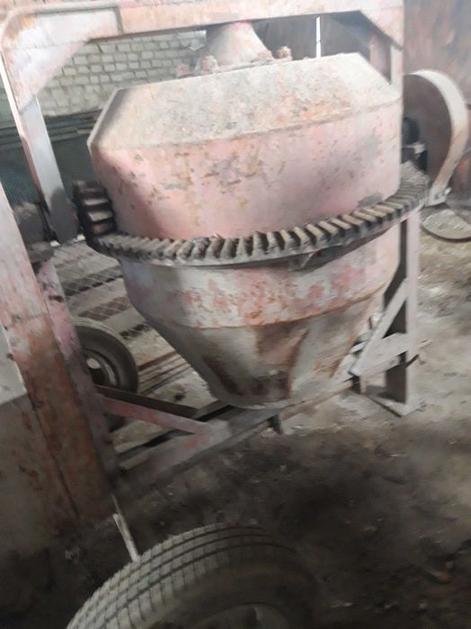 Sprzedam Betoniarka 250l