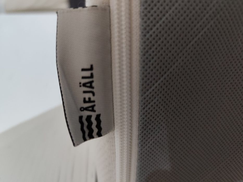 Cama Kura + Colchao Afjall IKEA