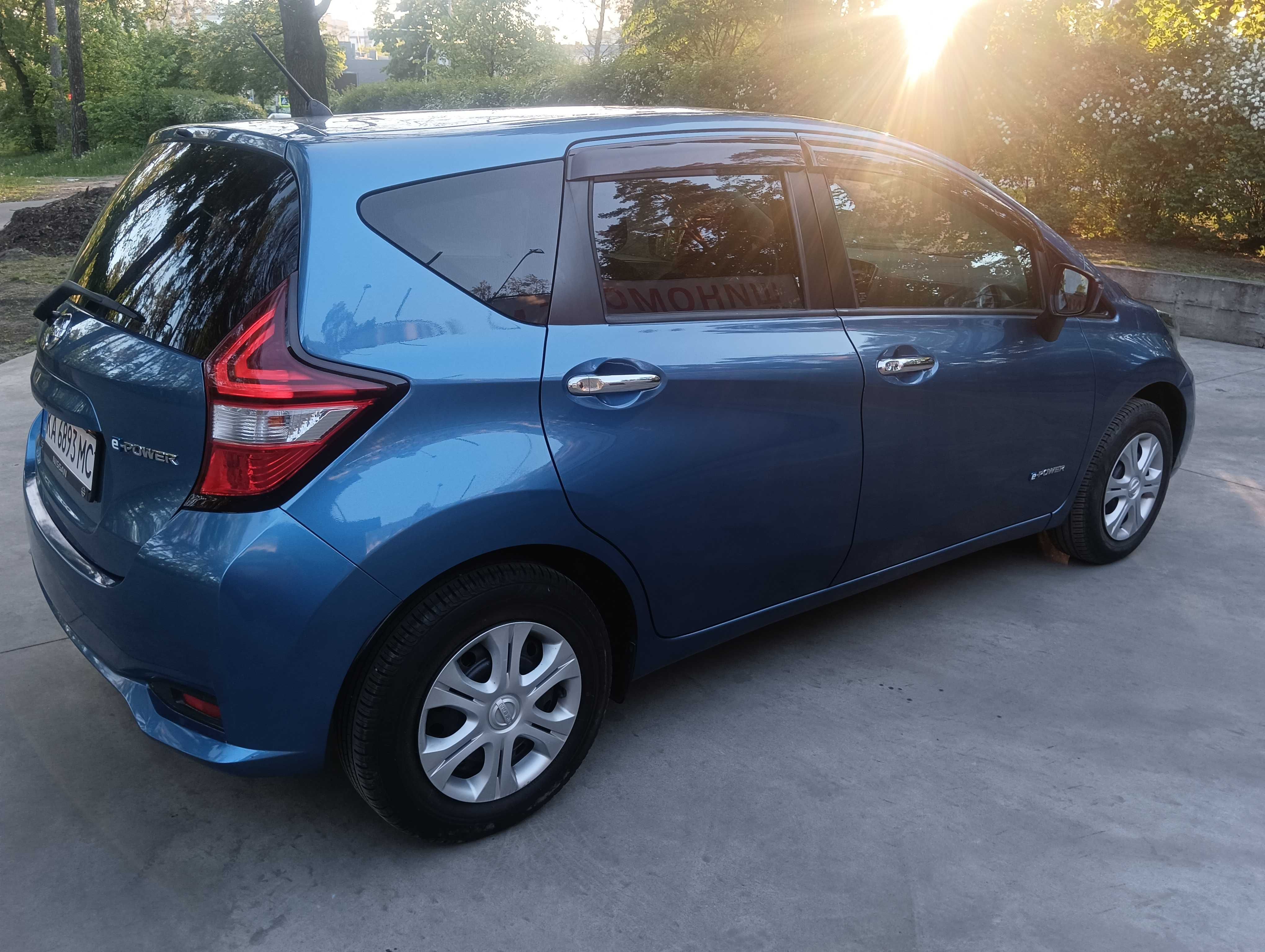 Продам Nissan Note гибрид 2017