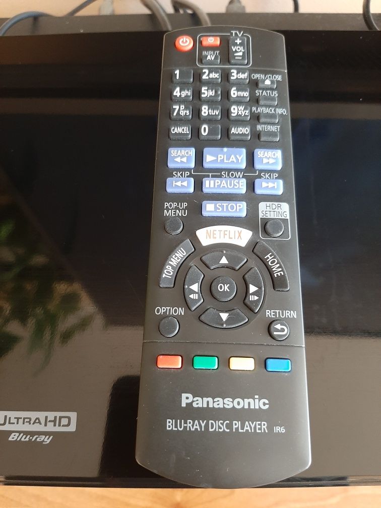 Odtwarzacz Panasonic DP-UB820
