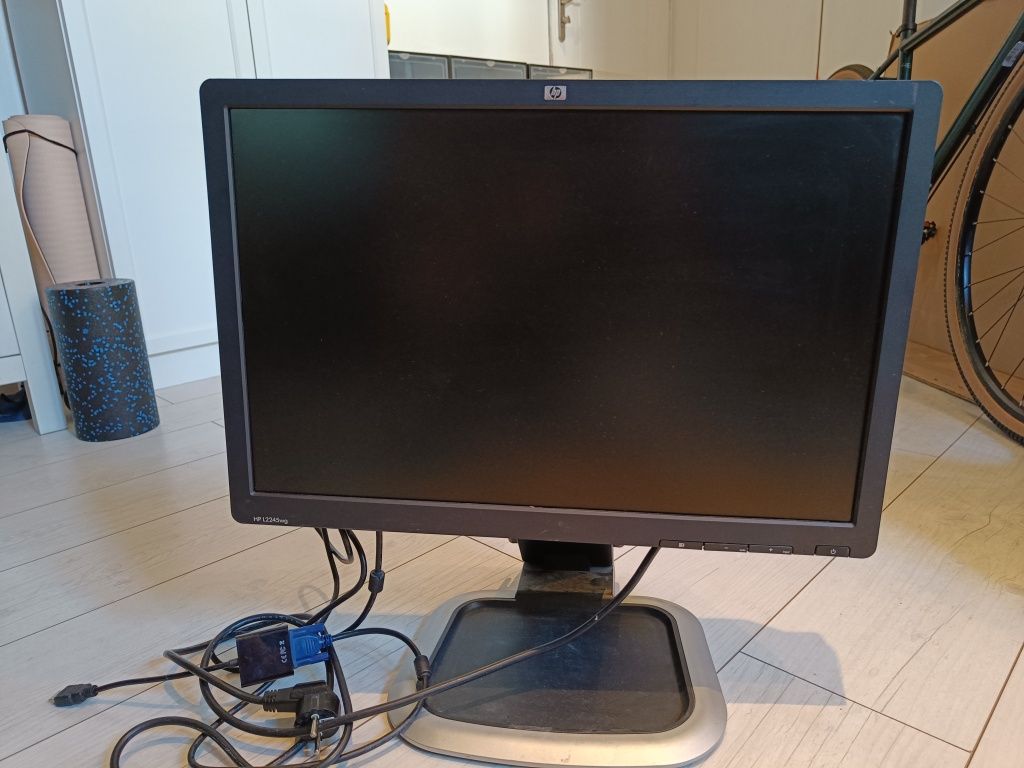 Monitor LCD HP L2245WG 22" 1680x1050 Klasa A