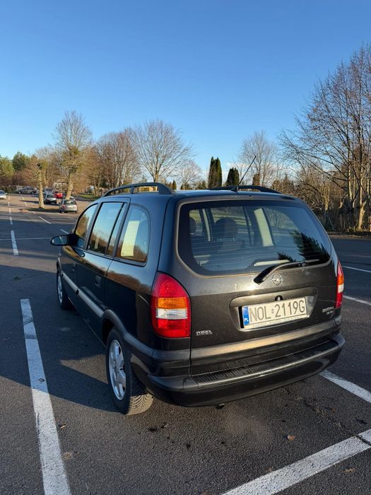 Sprzedam Opel Zafira 2000r.7-osobowa.Jeden właściciel od nowości