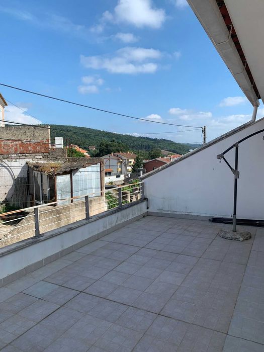 Moradia T2 com Vista Panorâmica e Estacionamento Privado – Coimbra