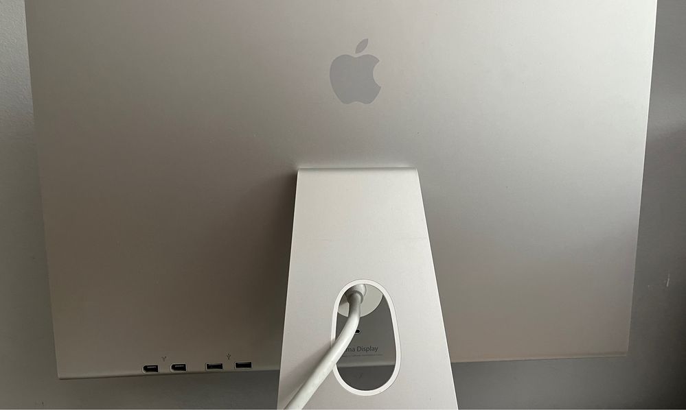 Mac Mini 2009r 8/256GB + monitor