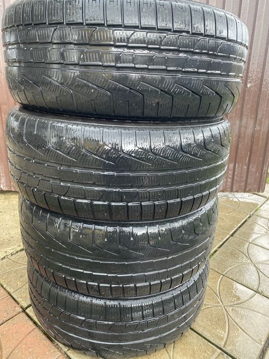 245 45 R19 pirelli