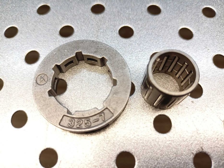 Koszyk sprzęgłowy do piły spalinowej z łożyskiem i pływającą zębatką