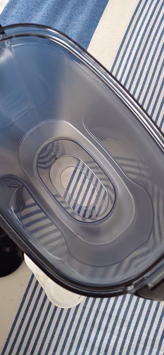 Jarro para filtrar água em muito bom estado